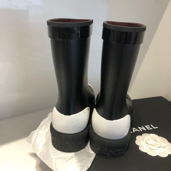 Chanel rubber ankle rain boots - Picture 5 of 10